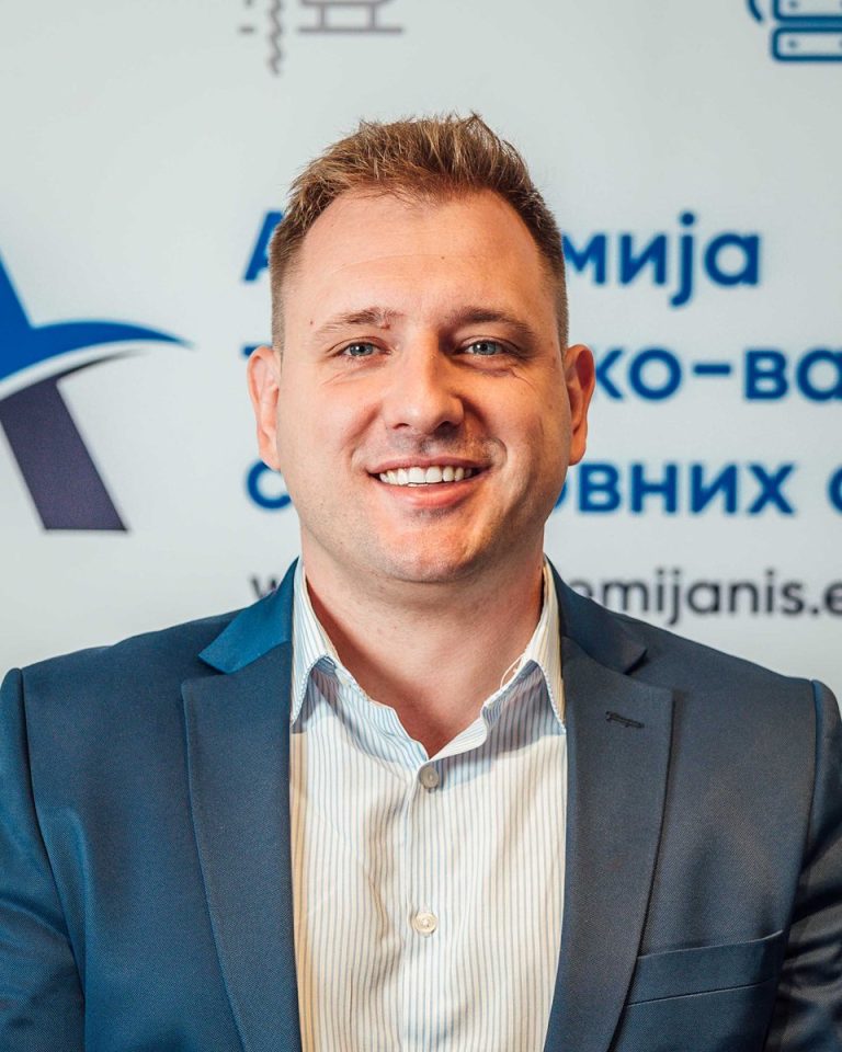 Nikola Milutinović